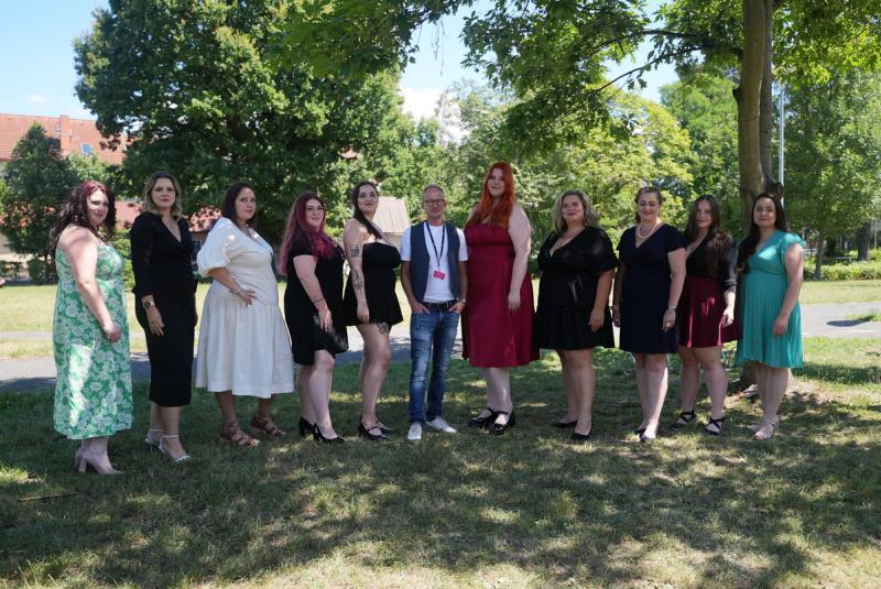 Spole%E8n%E9 - Miss Plus Size modelky