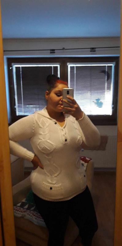 Plno�t�hl� modelky, plus size modelka, baculky, 100-Messenger_creation_1713462455817433