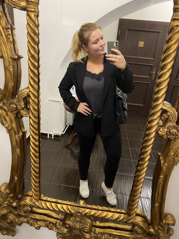 Plno�t�hl� modelky, plus size modelka, baculky, 133-259E4A5A-84A3-46FA-B1FC-665E1E8D28FE