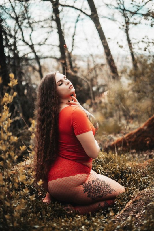 Plno�t�hl� modelky, plus size modelka, baculky