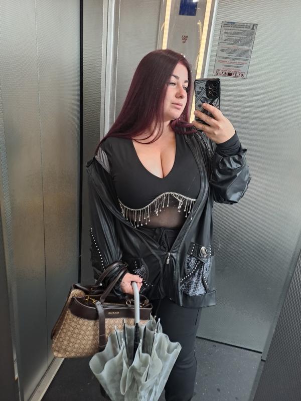 Plno�t�hl� modelky, plus size modelka, baculky, 157-20250915_143101