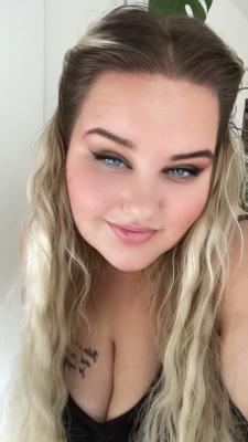 Plnothl modelky, plus size modelka, baculky, 194-477797026_986818559545772_8418379669274430464_n