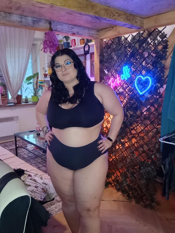 Plno�t�hl� modelky, plus size modelka, baculky, 20-inbound3095877657563193837