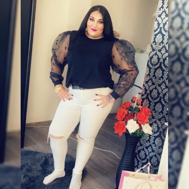 Plno�t�hl� modelky, plus size modelka, baculky, 439-5291DADC-E1E5-48CA-8D6E-00F414F6978C