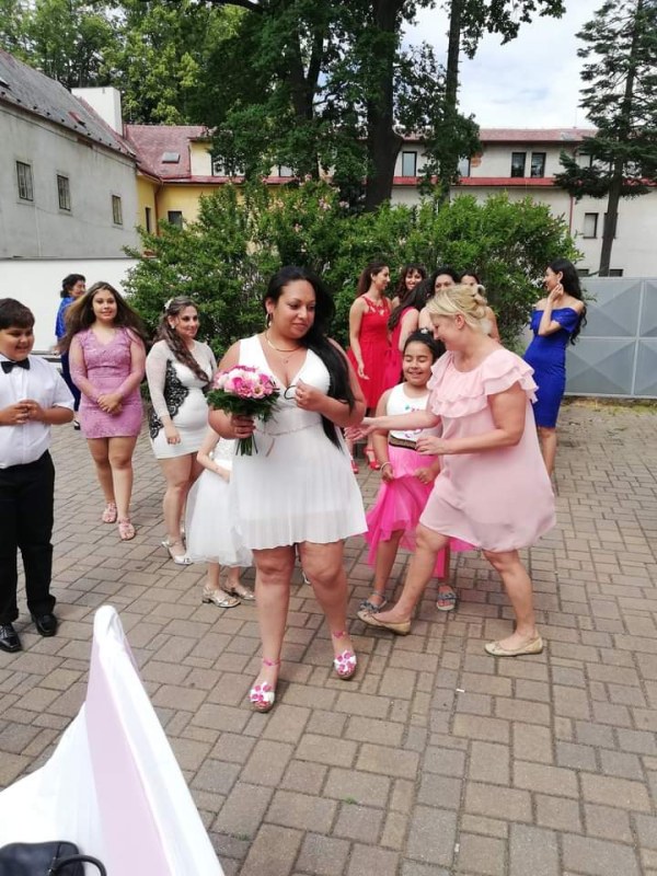 Plno�t�hl� modelky, plus size modelka, baculky