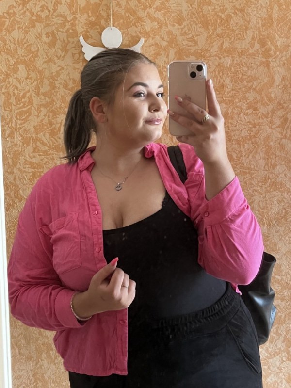 Plno�t�hl� modelky, plus size modelka, baculky, 589-95C7E5E2-4482-4E6F-98F0-51DE160C283A