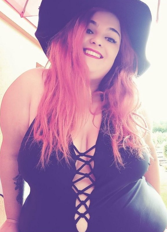 Plno�t�hl� modelky, plus size modelka, baculky
