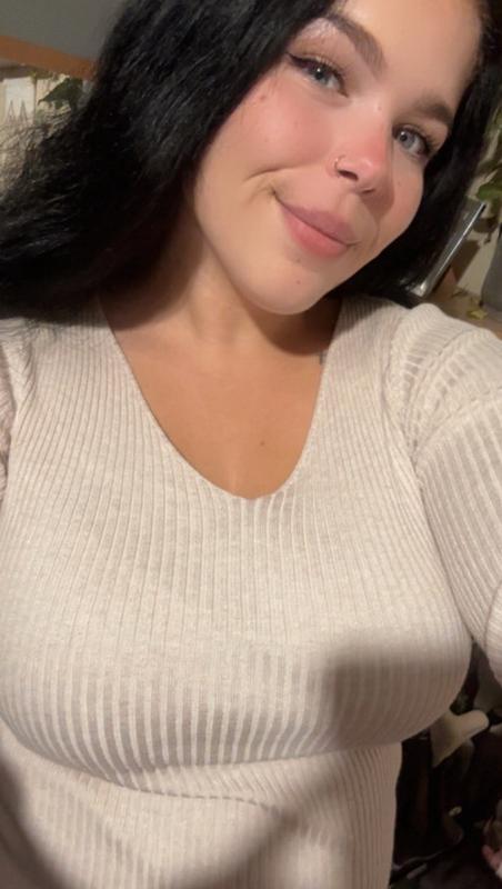 Plno�t�hl� modelky, plus size modelka, baculky, 642-E47D5F37-F1BF-4B91-BE34-9244F96AA25E