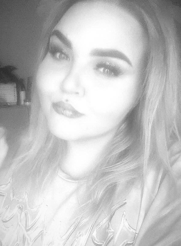 Plno�t�hl� modelky, plus size modelka, baculky, 680-AB4C759D-723E-4AEF-B427-ECD063B833A1