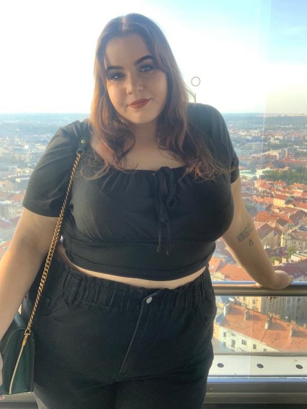 Plno�t�hl� modelky, plus size modelka, baculky, 789-Facelab 2024-09-24 10-26-26