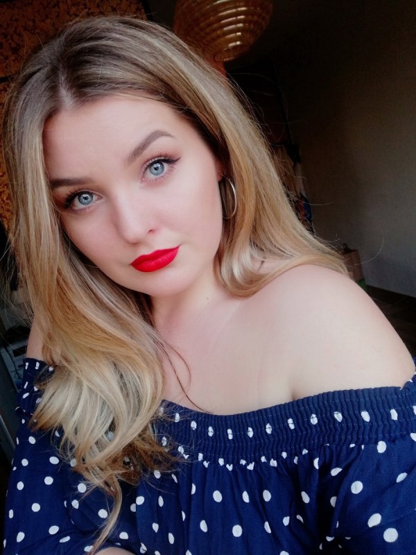 Plno�t�hl� modelky, plus size modelka, baculky