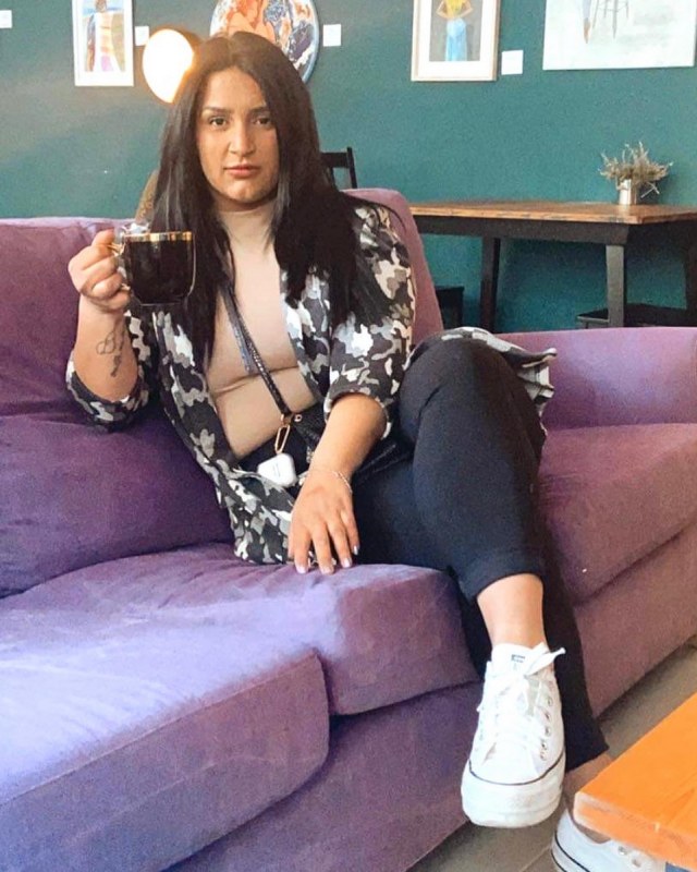 Plno�t�hl� modelky, plus size modelka, baculky, 926-0B4C8CE8-DA9A-4816-8B84-BA22F4D446C3