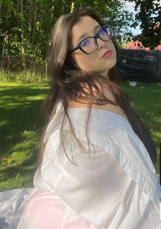 Plno�t�hl� modelky, plus size modelka, baculky, 970-IMG_2024_08_06-17_21_37_2240_ED408C1D