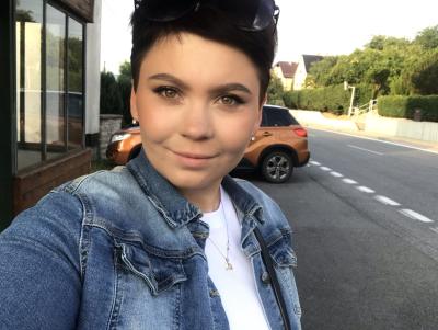 381-734C475F-F71B-4FFA-B94C-0C9C5ED95CE9