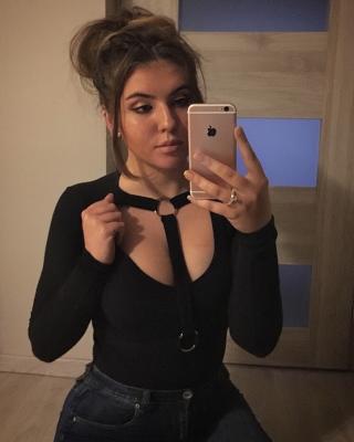 438-24749323-5810-4C35-B50E-5E429D7013BB