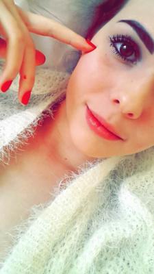 833-Snapchat-8144414367707324735