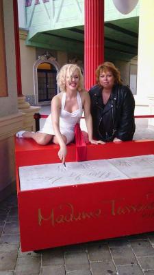 873-received_874576475885725