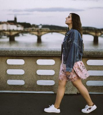 989-1716828F-0A87-460A-85EA-77C327258DEC