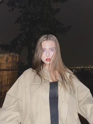 989-D4639C7D-A7AC-427E-A970-C1308D49ED6B